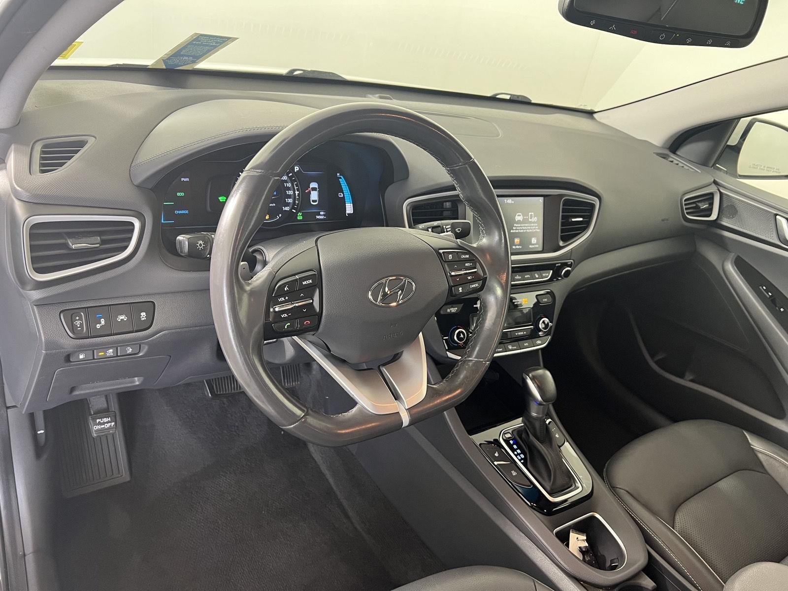 Used 2019 Ceramic White Hyundai Limited image 7