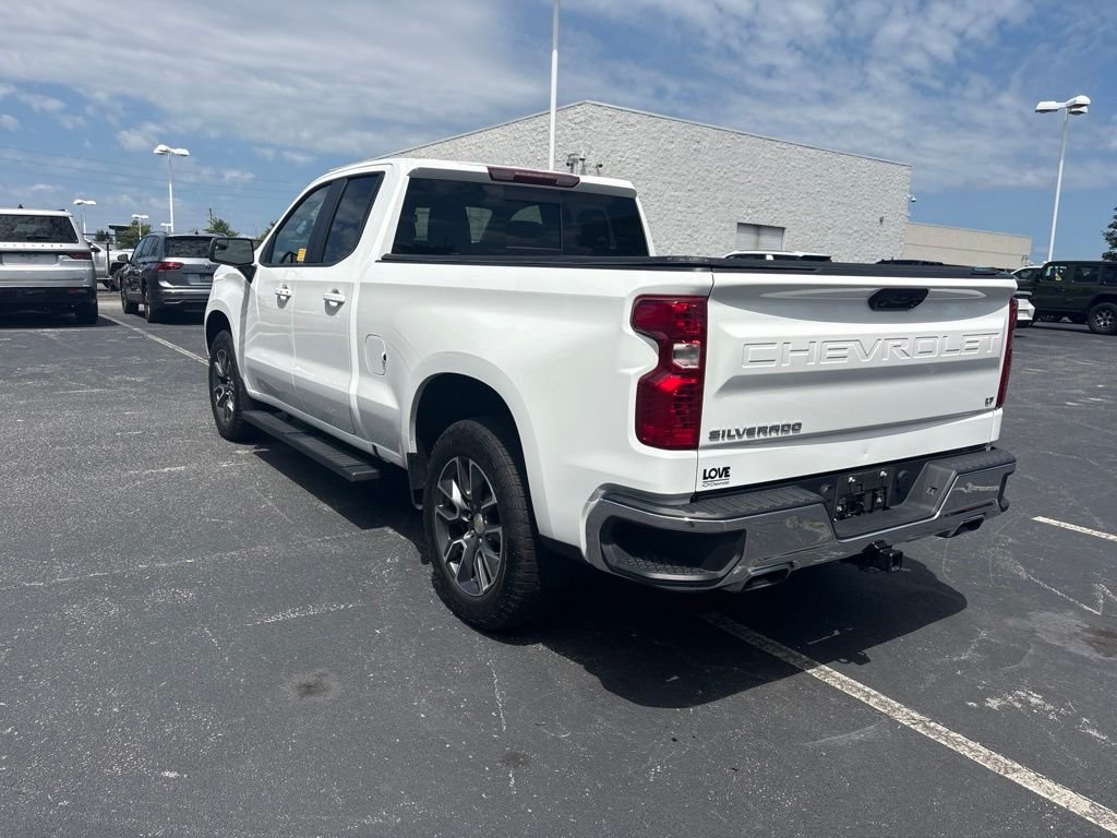 Used 2025 White Chevrolet LT image 6