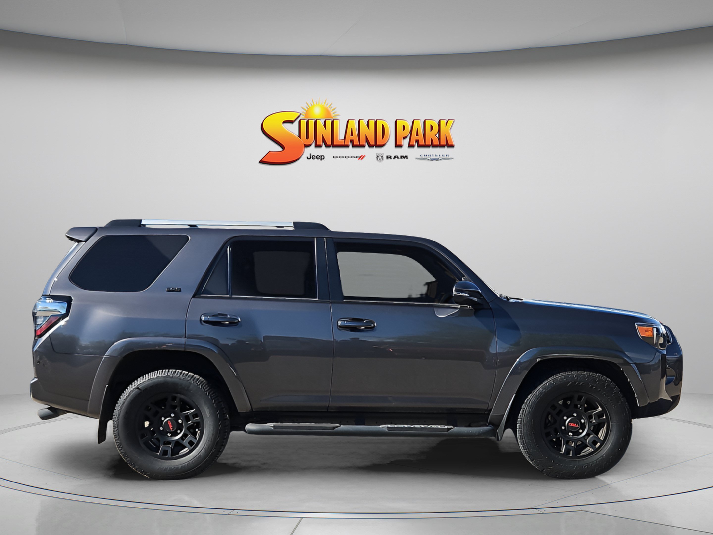 Used 2023 Magnetic Gray Metallic Toyota SR5 Premium image 6