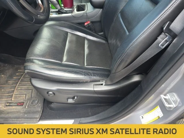 Used 2019 Silver Jeep Limited image 10