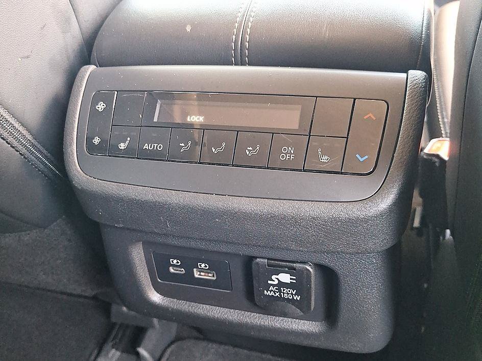 Used 2023 Pearl White Tricoat Nissan Platinum image 28