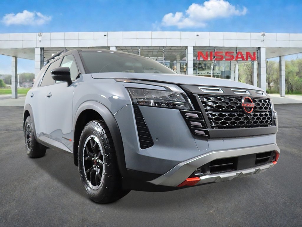 New 2026 Boulder Gray Pearl / Super Black Two-tone Nissan Rock Creek® image 7