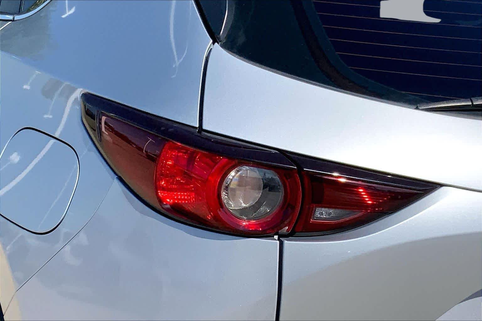 Used 2017 Sonic Silver Metallic Mazda Sport image 27