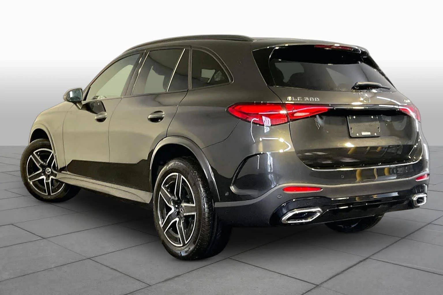 New 2027 Graphite Grey Metallic Mercedes-Benz GLC 300 image 3
