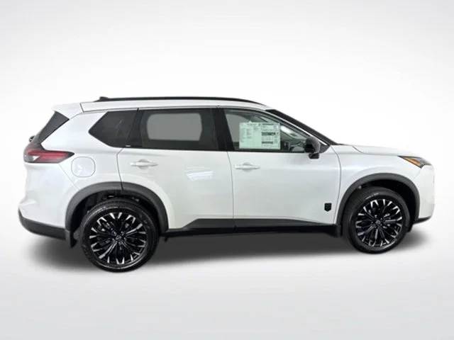 New 2026 Everest White Pearl TriCoat Nissan Dark Armor™ image 4