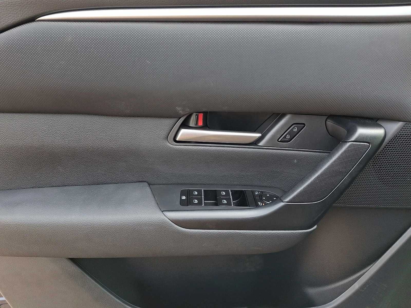 Used 2025 Ingot Mazda Preferred Package image 12