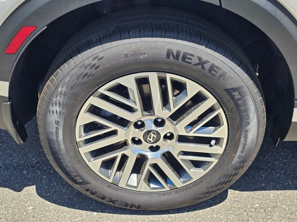 New 2026 Silver Hyundai SEL Premium image 6