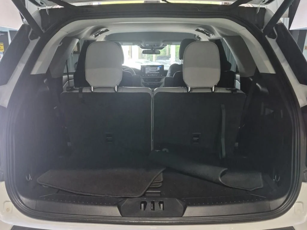 Used 2025 White Ford Active image 5