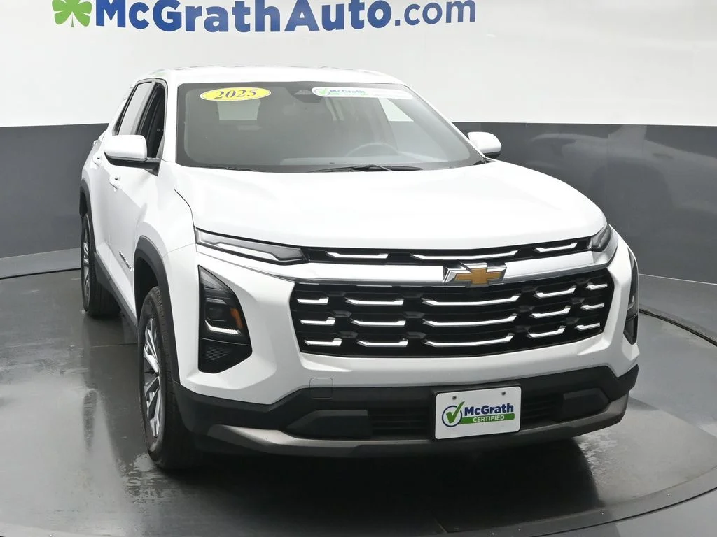 Used 2025 White Chevrolet LT image 6