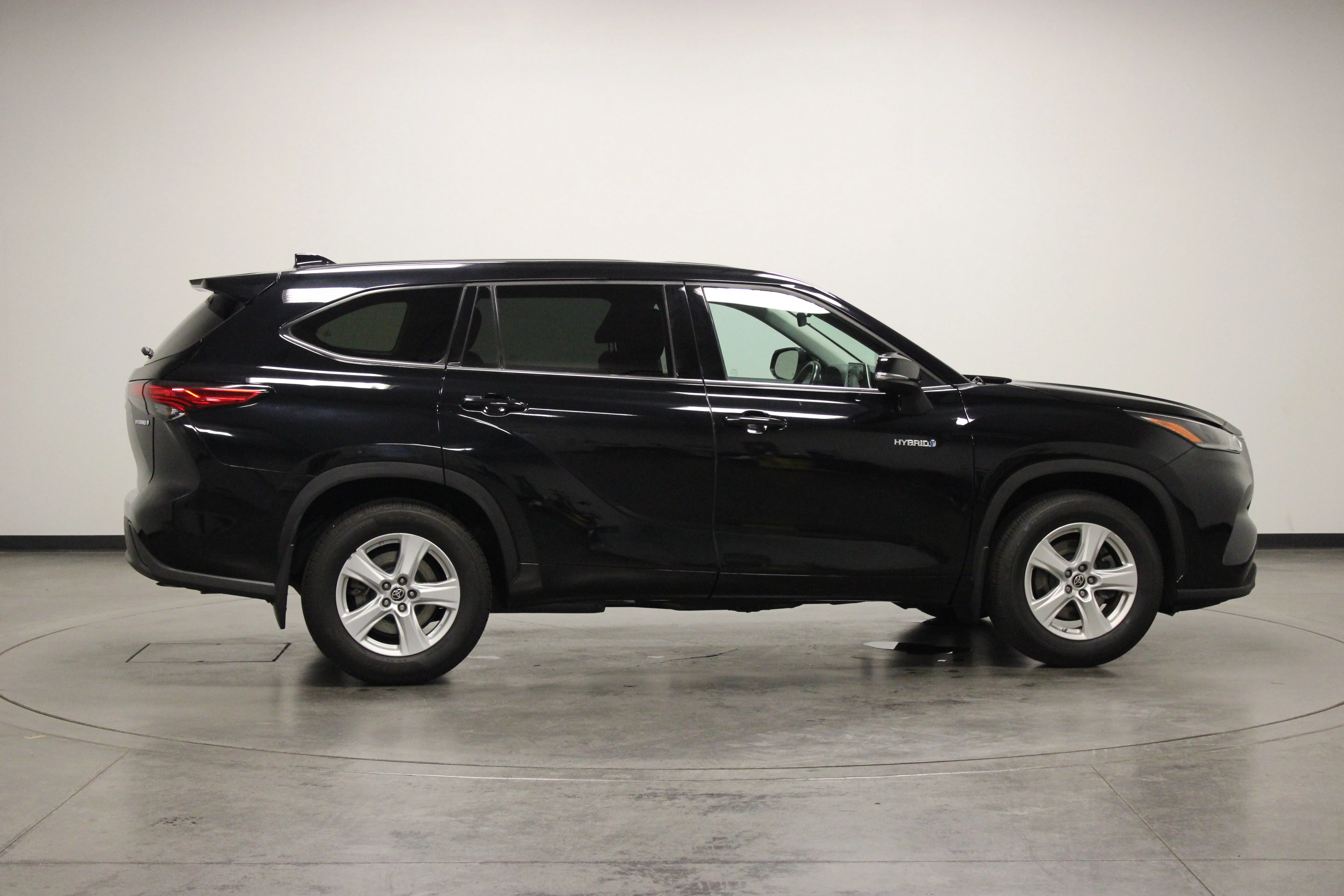 Used 2021 Midnight Black Metallic Toyota LE image 7