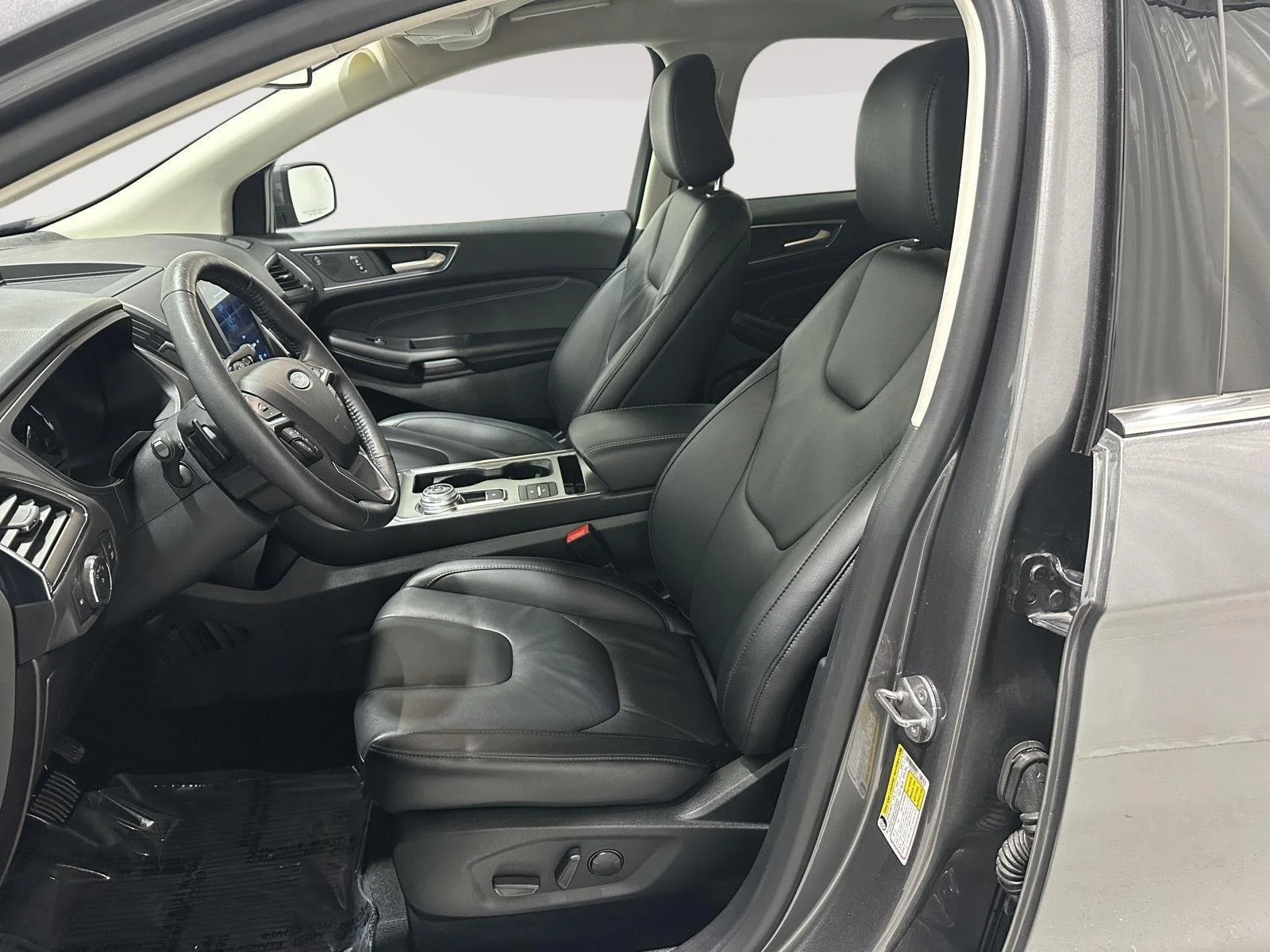 Used 2022 . Ford Titanium image 17