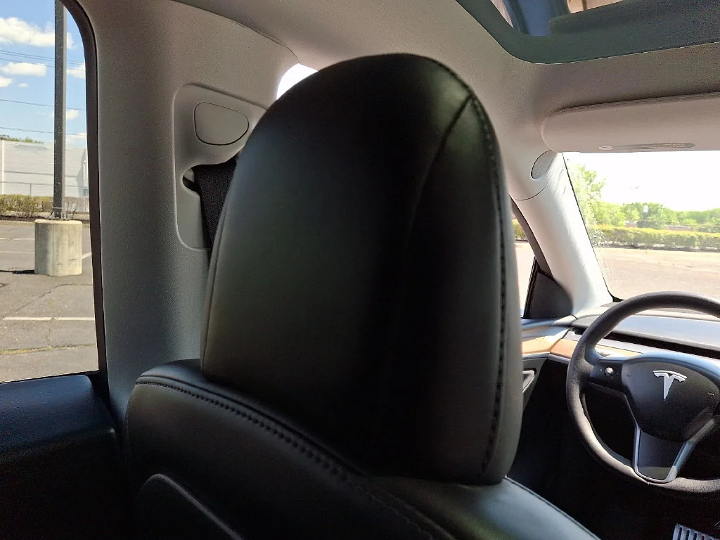Used 2022  Tesla Performance image 13