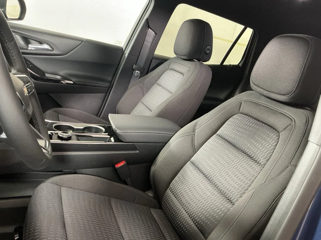 New 2027 Lakeshore Blue Metallic Chevrolet LT image 4