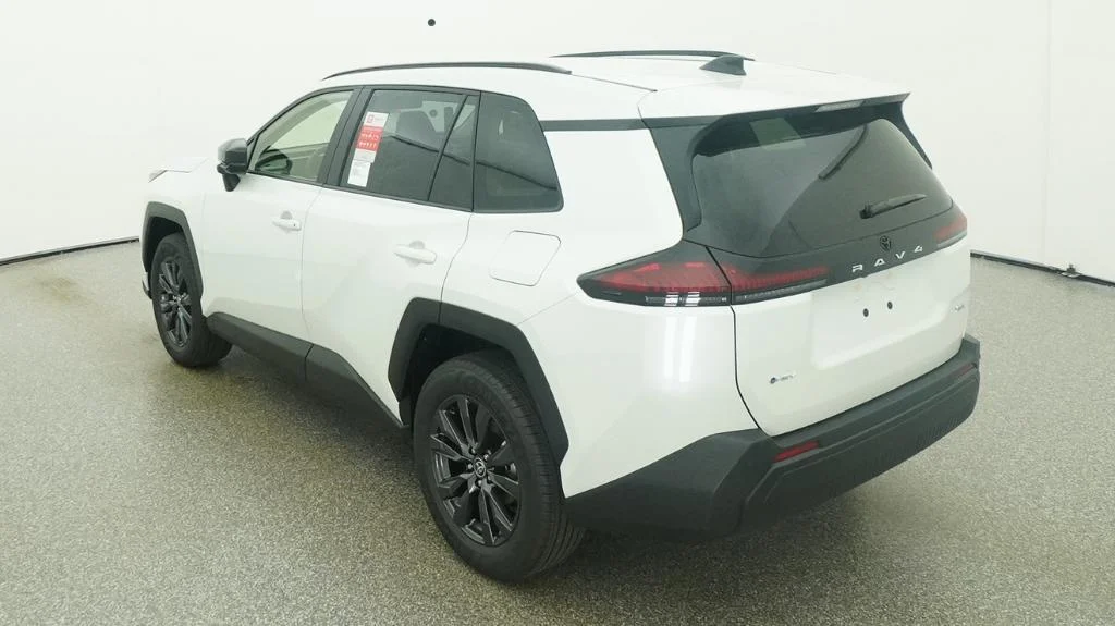 New 2026 Wind Chill Pearl Toyota XLE Premium image 42