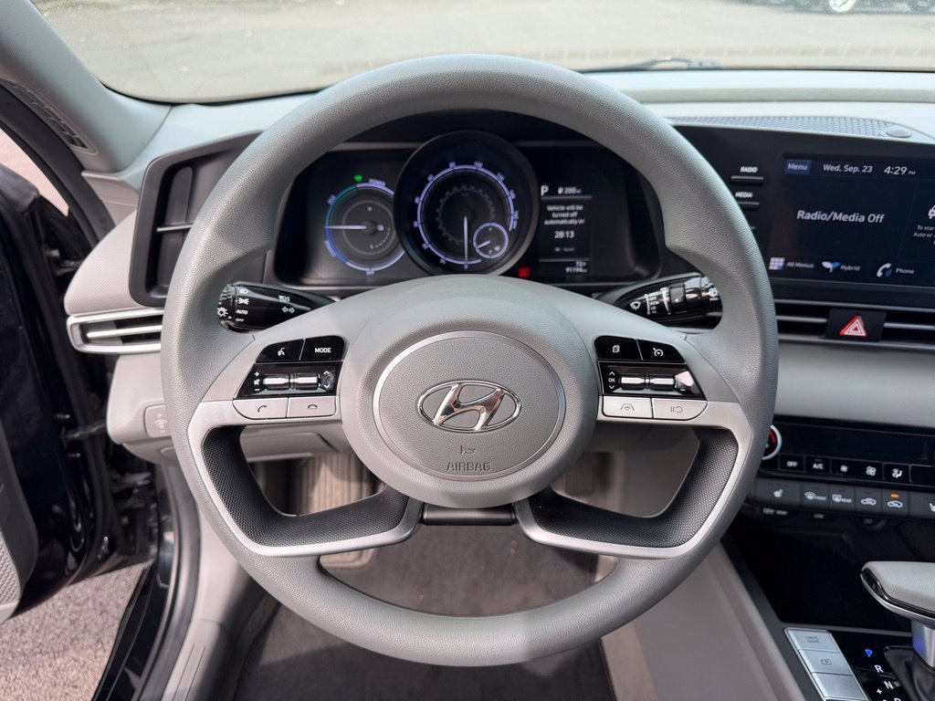 Used 2022 Phantom Black Hyundai Blue image 18