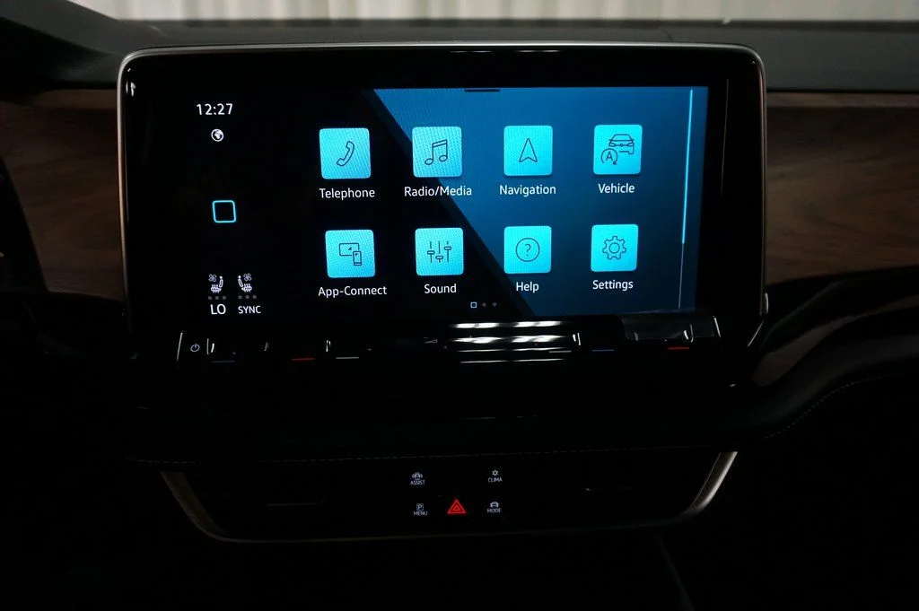 New 2026 Green Volkswagen 2.0T SE w/Technology image 15