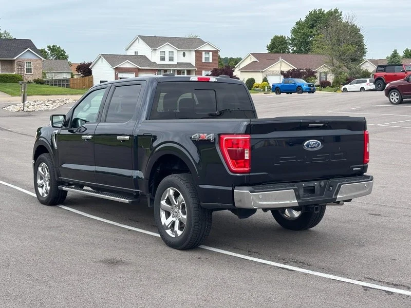 Used 2023 Antimatter Blue Metallic Ford XLT image 5