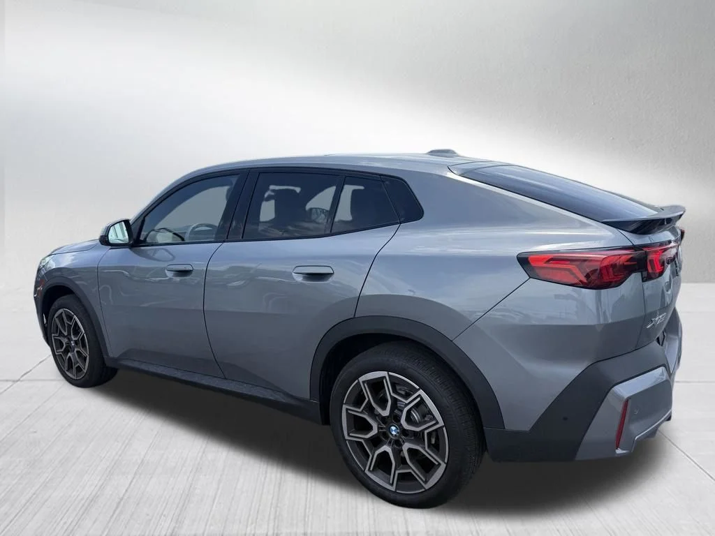 Used 2025 Gray BMW xDrive28i image 7