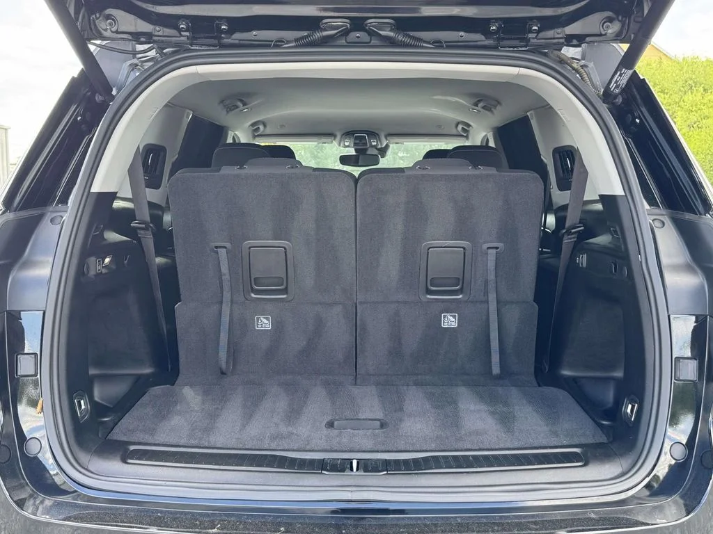 Used 2021 Black Jeep Laredo image 29