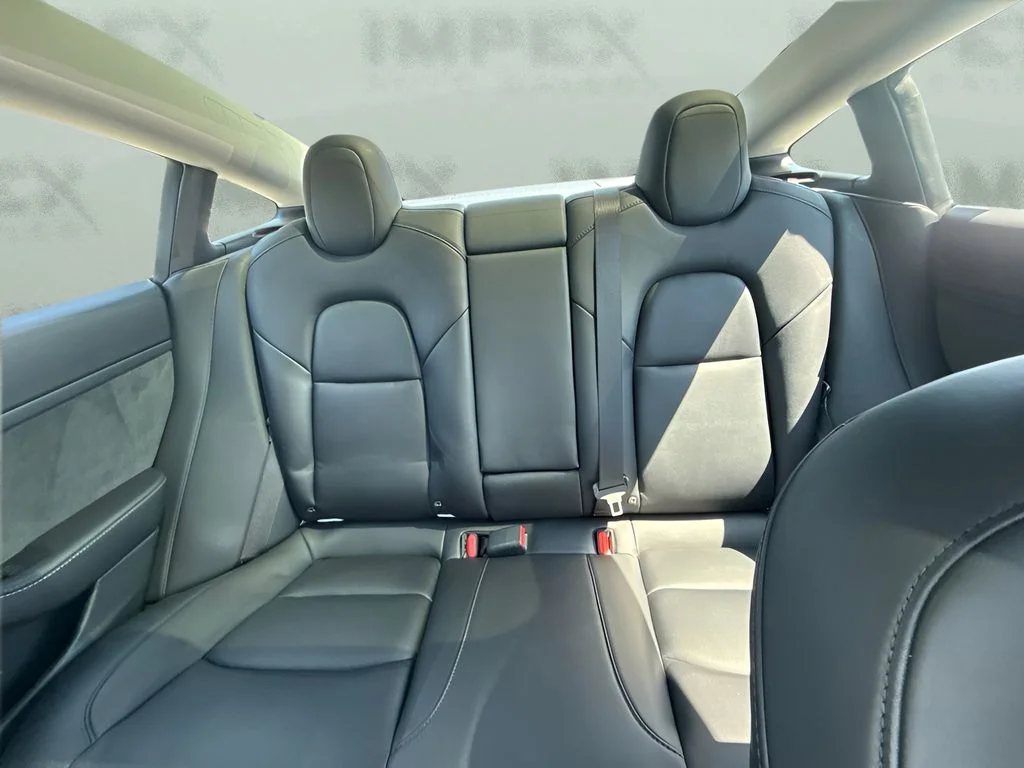 Used 2021  Tesla Standard Range Plus image 7