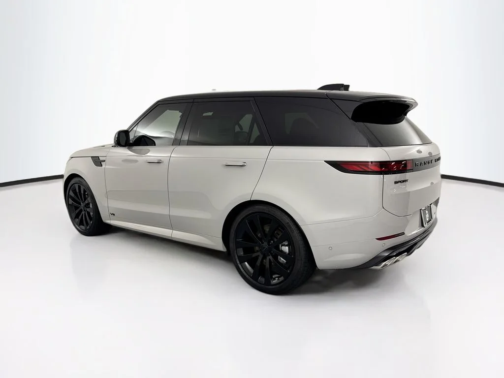 New 2026 Borasco Grey Land Rover Dynamic SE image 7