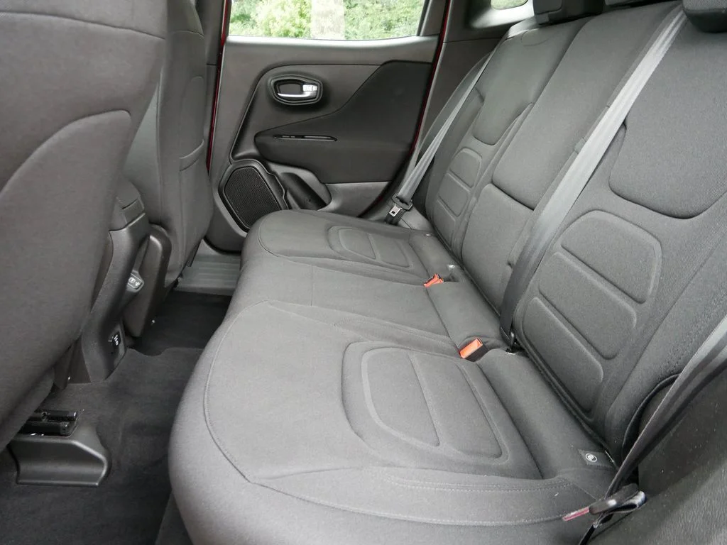 Certified Used 2020 Red Jeep Latitude image 14
