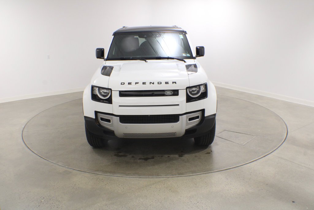 Certified Used 2023 Fuji White Land Rover S image 9