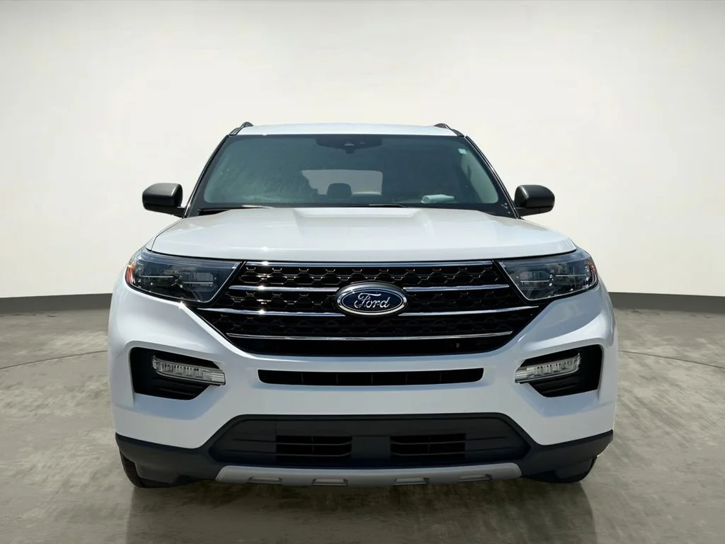 Used 2023 White Ford XLT image 12
