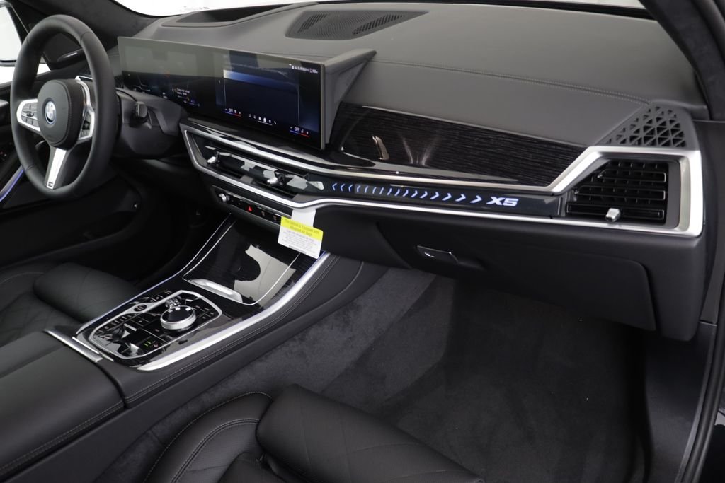 New 2026 Black Sapphire Metallic BMW xDrive50e image 21