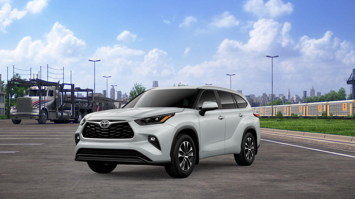 New 2026 Wind Chill Pearl Toyota Hybrid XLE image 15