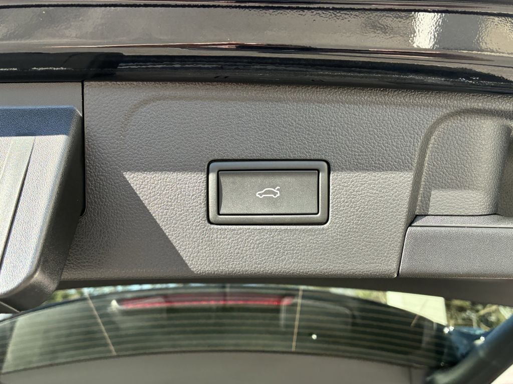 New 2026 Black Volkswagen 2.0T SE w/Technology image 31