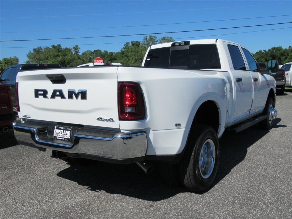 New 2026 Bright White Clear-Coat Exterior Paint RAM Tradesman image 7