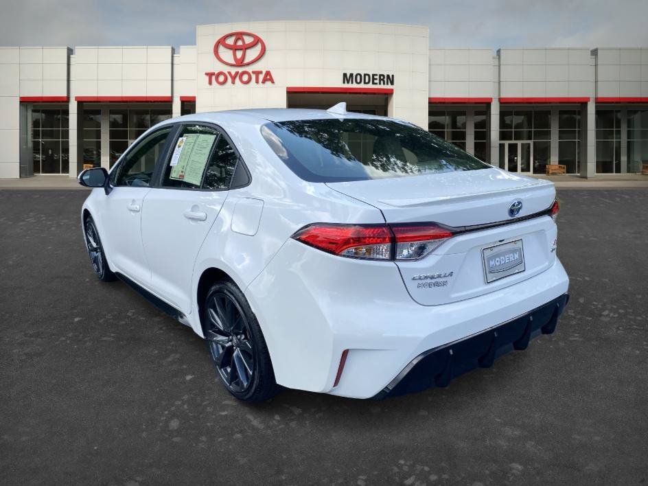 Used 2025 Ice Cap Toyota Hybrid SE image 7