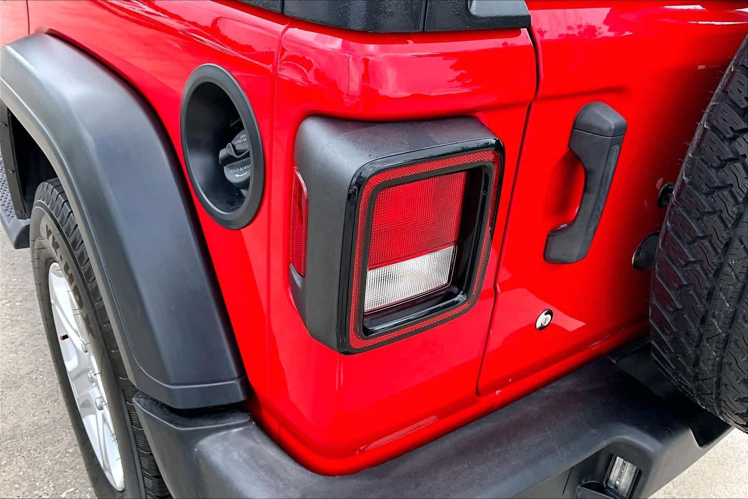 Used 2018 Firecracker Red Clearcoat Jeep Sport S image 27