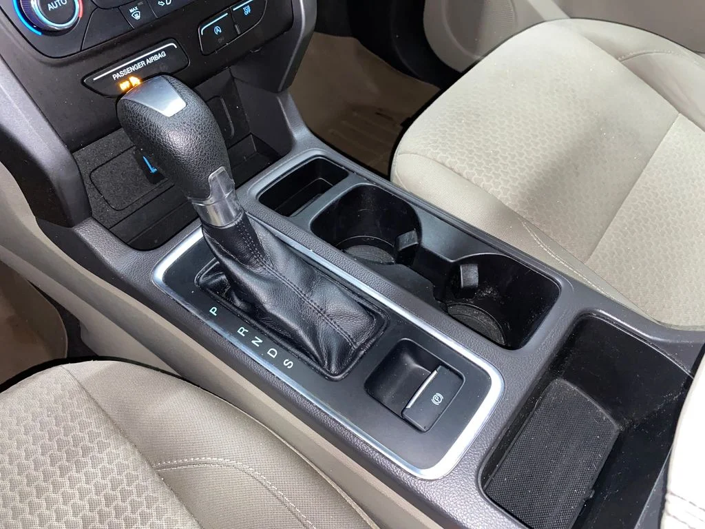 Used 2017 Red Ford SE image 19