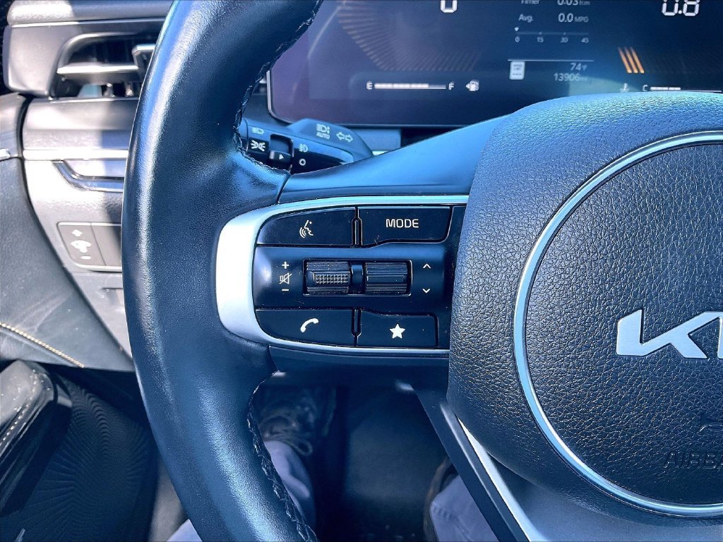 Used 2025 Wolf Gray Kia GT-Line image 22