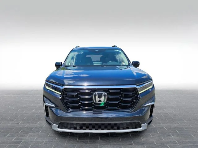 Used 2024 Black Honda Touring image 2