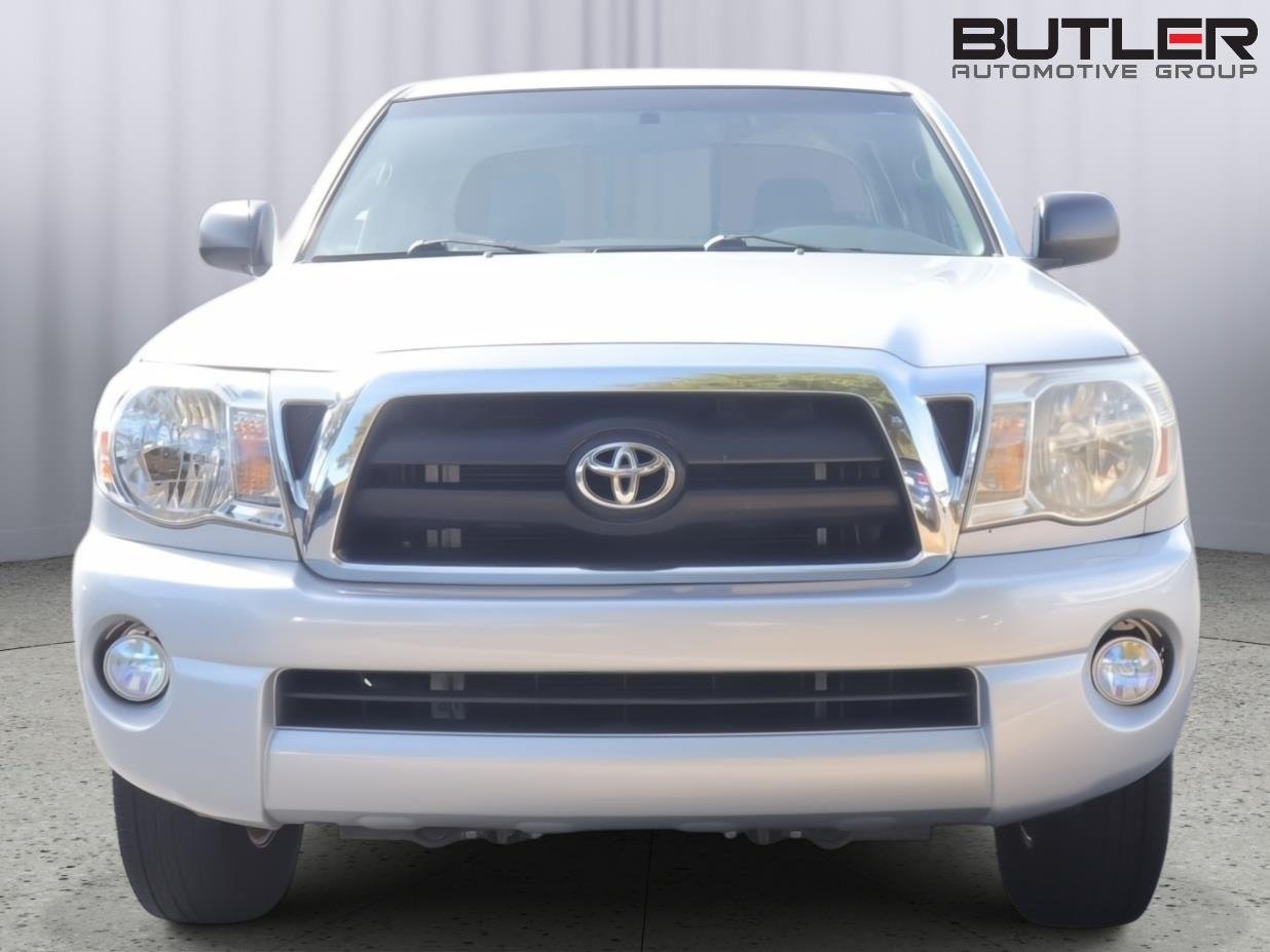 Used 2008 Silver Streak Mica Toyota Base image 2
