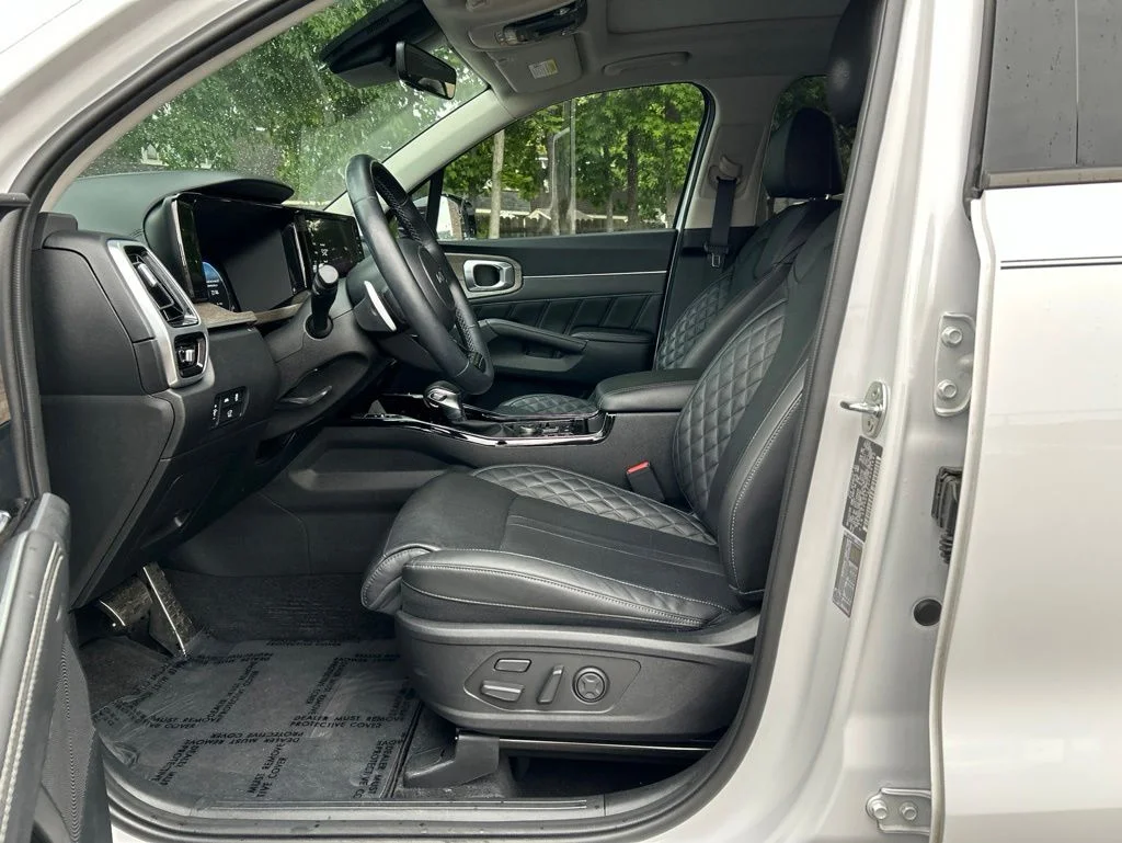 Used 2023 White Kia X-Line SX Prestige image 14