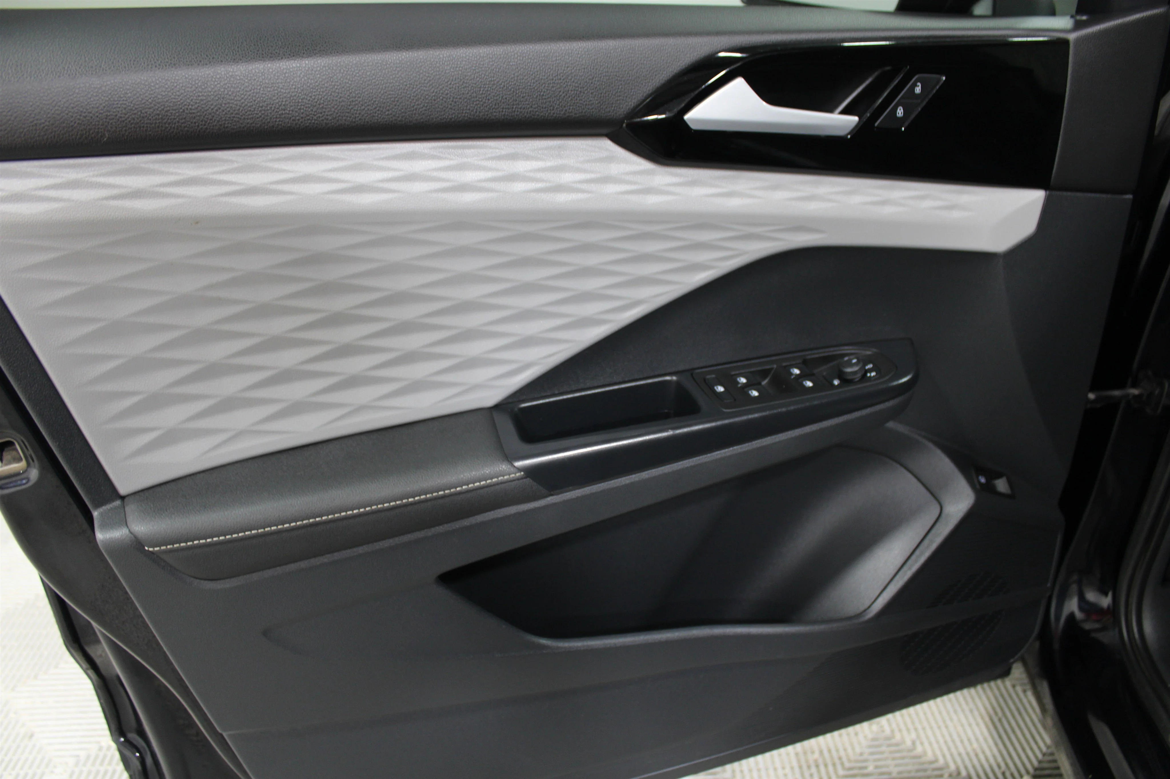 Used 2024 Deep Black Pearl Volkswagen S image 6
