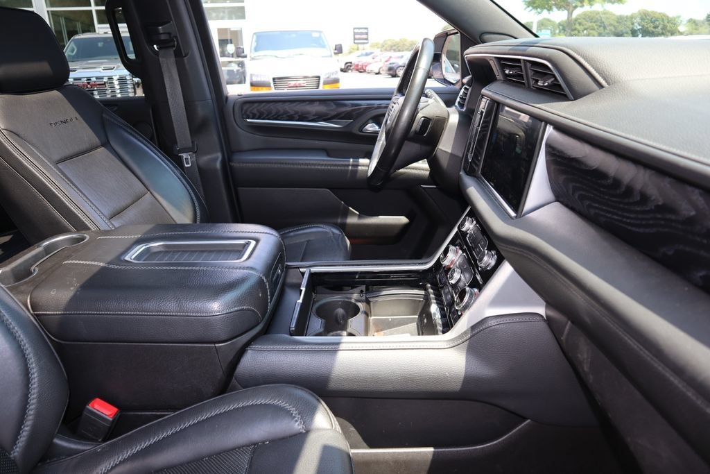 Used 2021 WHITE FROST TRICOAT GMC Denali image 28