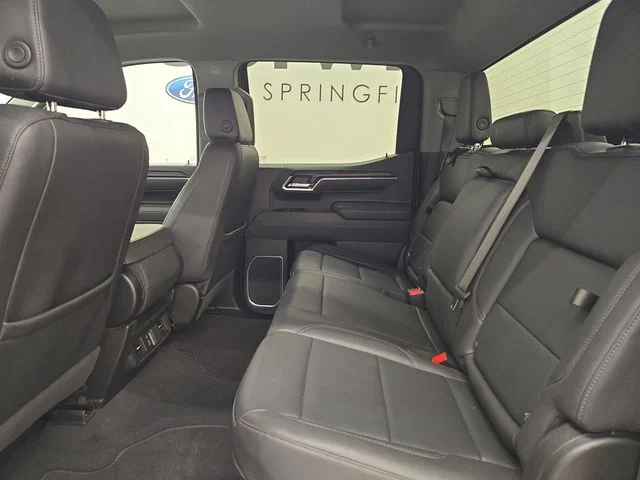 Used 2025 Summit White GMC SLT image 17