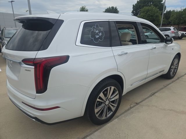 Used 2021  Cadillac Premium Luxury image 3
