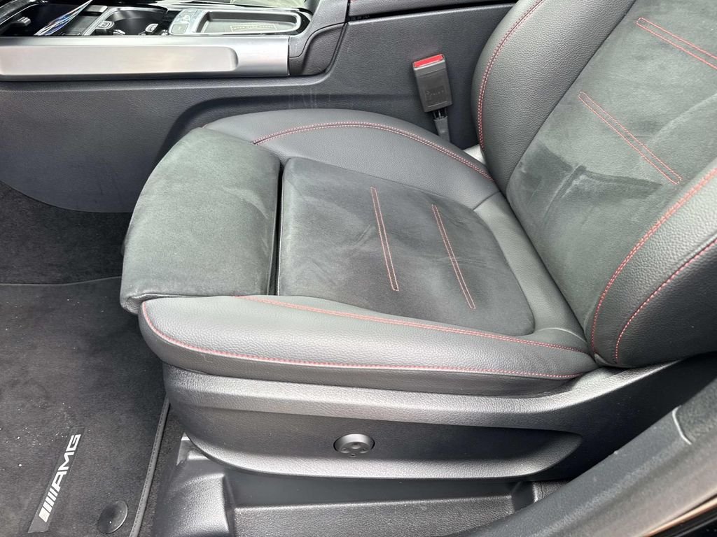 Certified Used 2025 Black Mercedes-Benz GLB 250 image 17