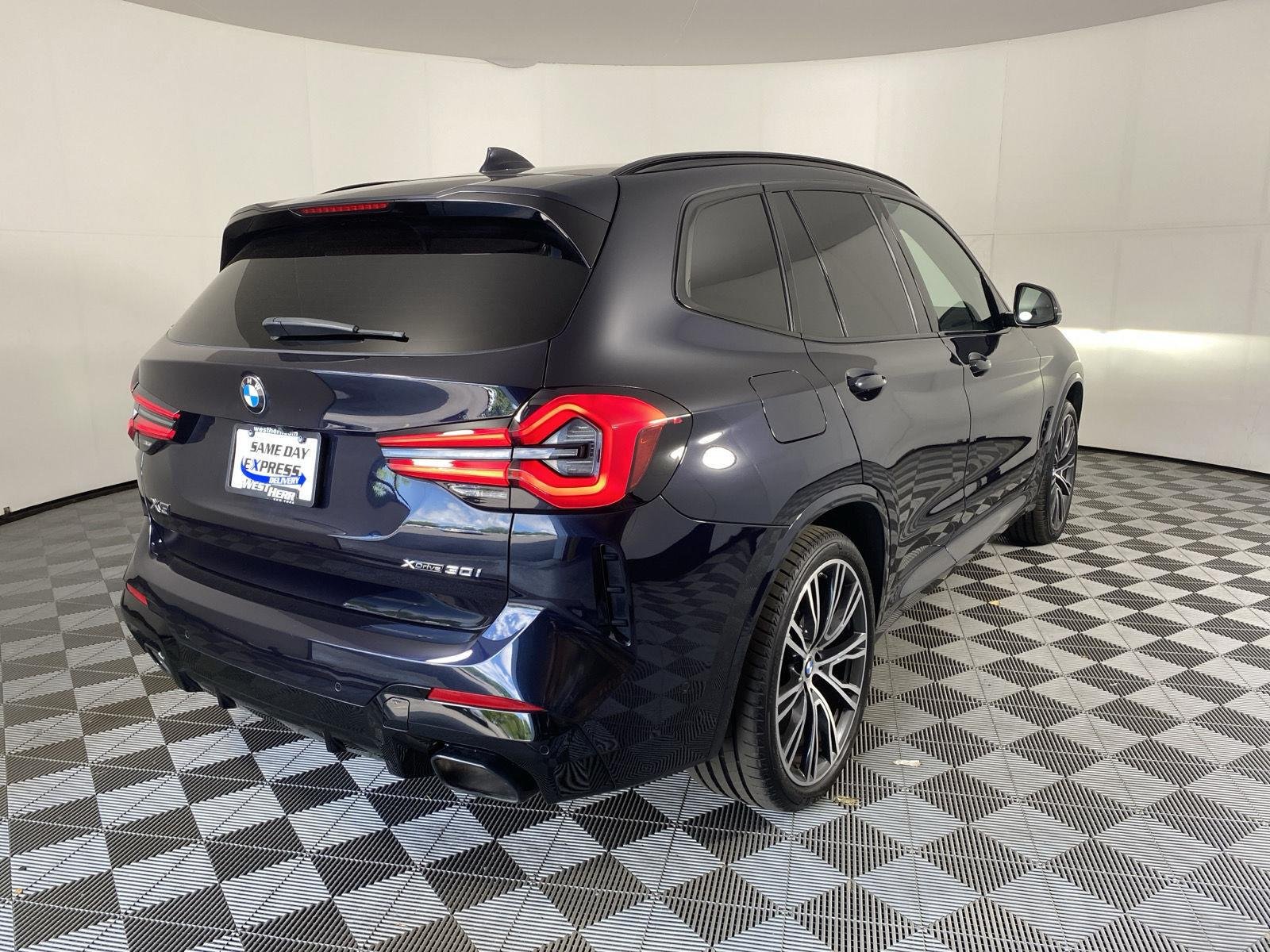 Used 2024 Carbon Black Metallic BMW xDrive30i image 9