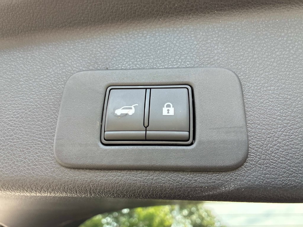 Used 2025 Gray Nissan SV image 15