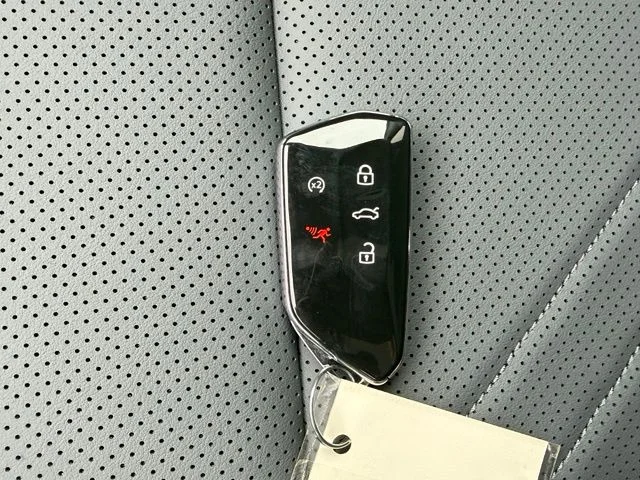 New 2026 Silver Volkswagen 2.0T SE image 15