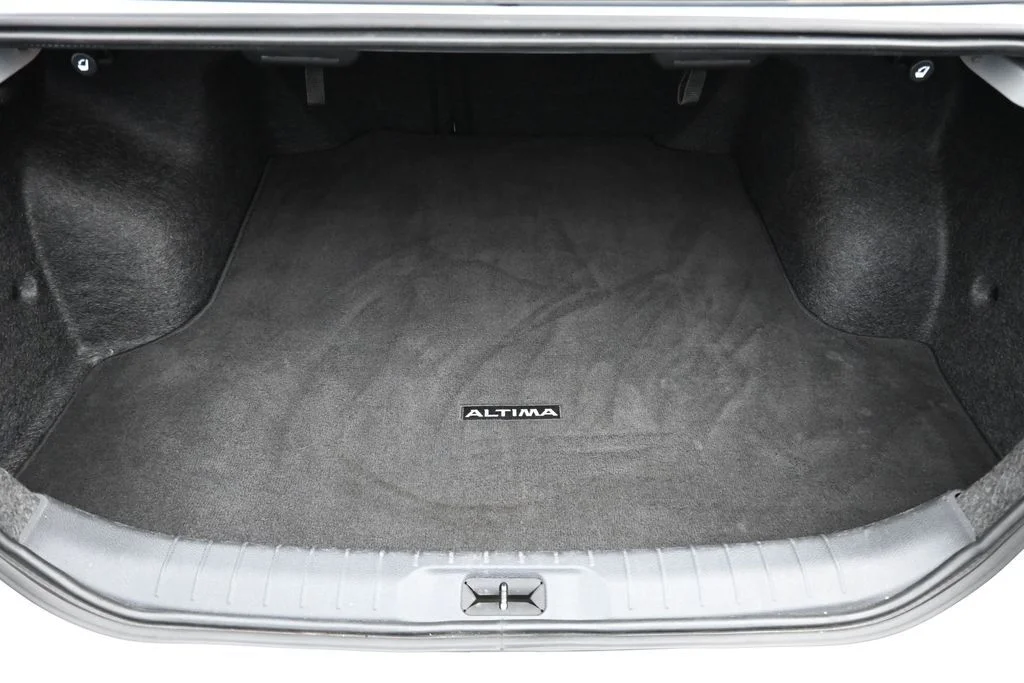 Used 2025 White Nissan 2.5 SV image 14