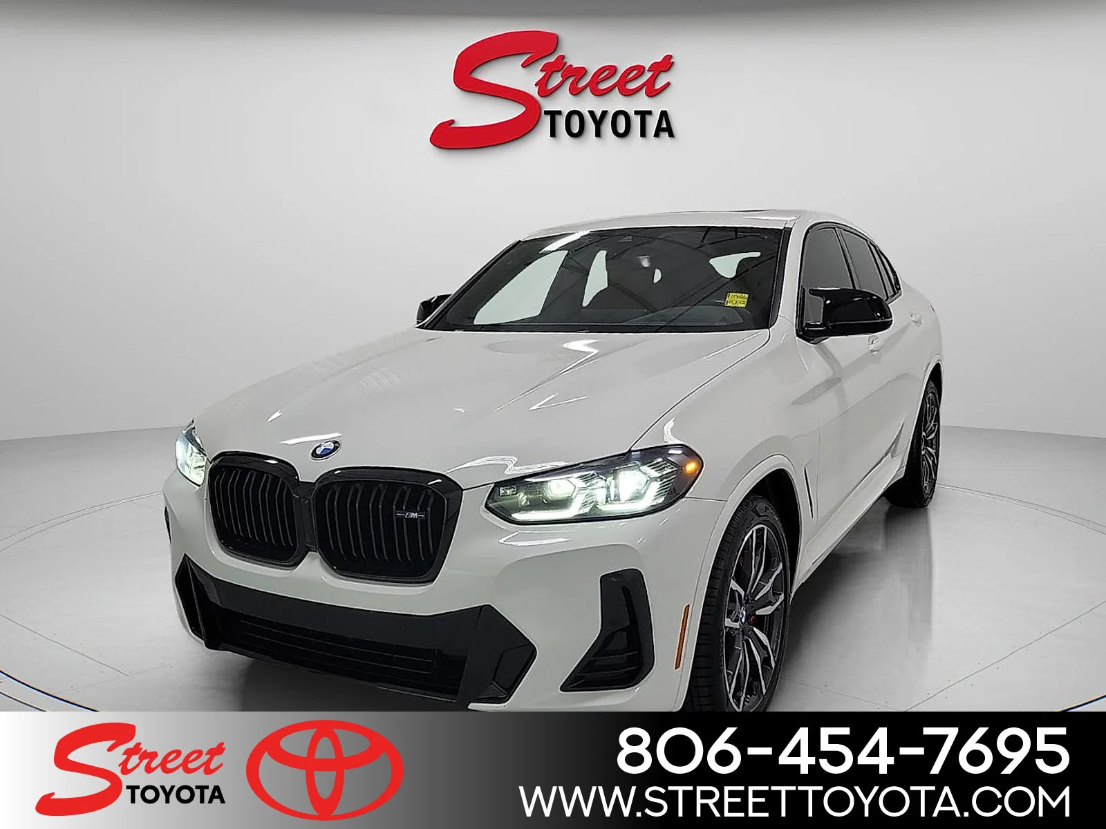 2023 BMW X4 M40i's photo