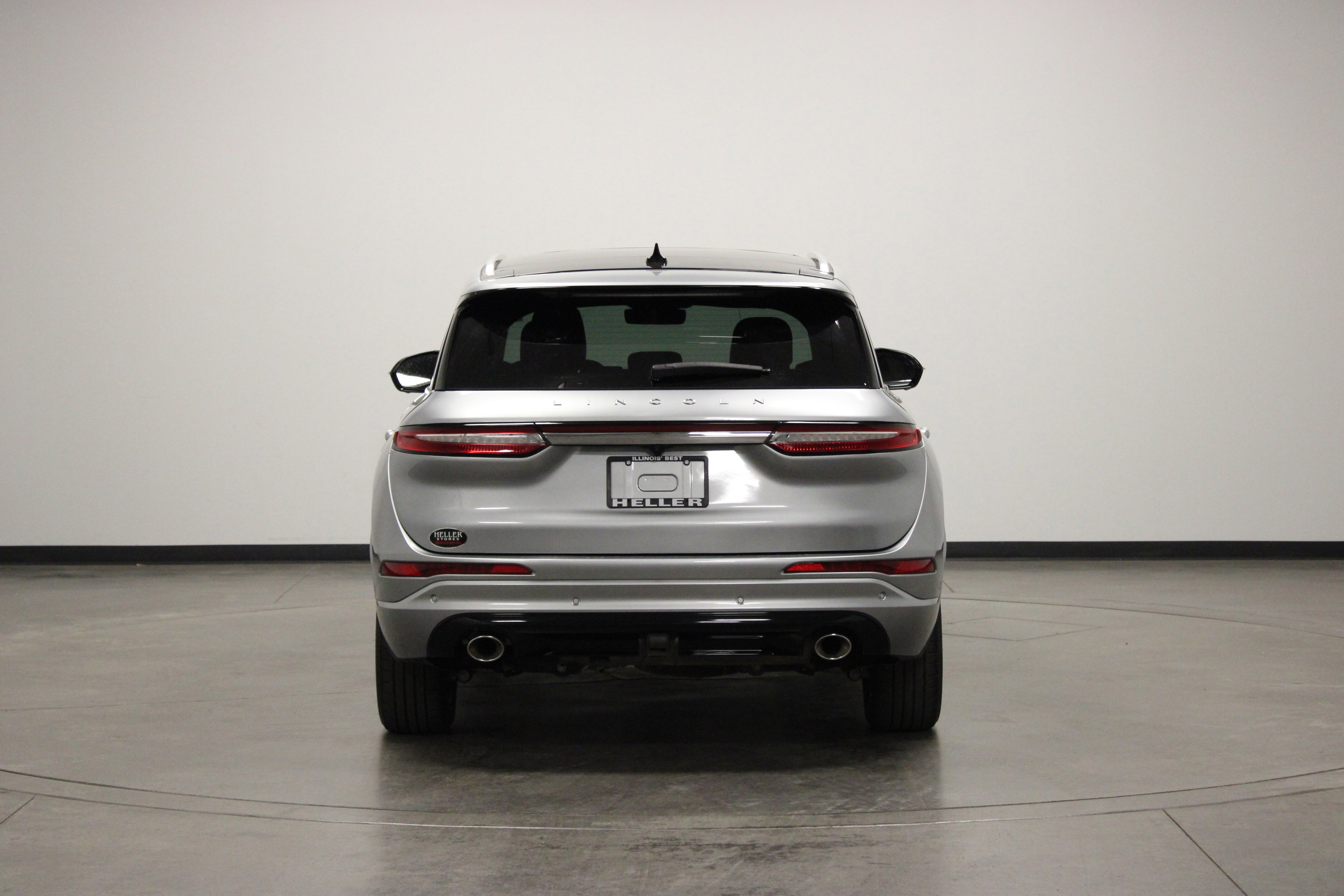 Used 2022 Silver Radiance Metallic Clearcoat Lincoln Grand Touring image 7